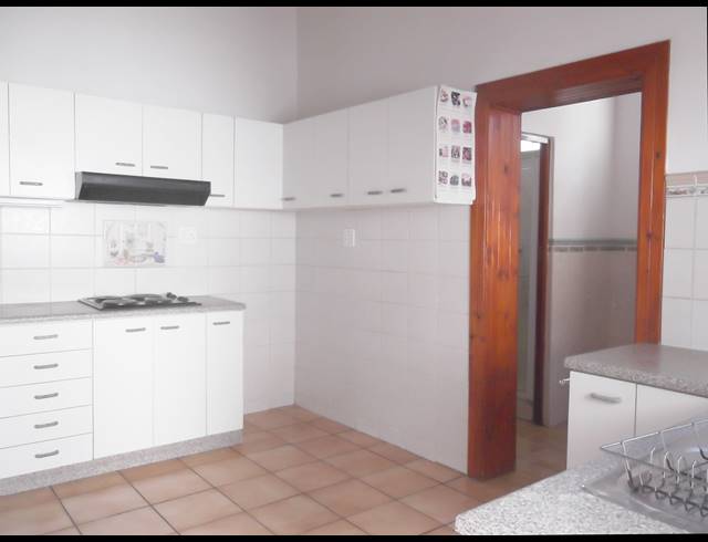 4 bed property to rent in WOODSTOCK